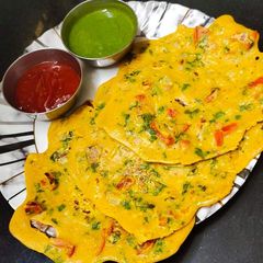 A picture of Besan chilla.