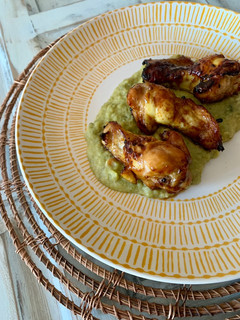 Una foto de Alitas de pollo con miel, limón y soja