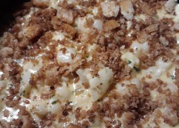 How to Recipe Tasty Hominy and Cauliflower in a Cheesey Sauce