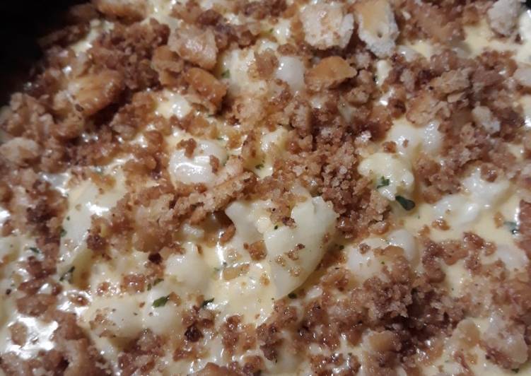 Hominy and Cauliflower in a Cheesey Sauce