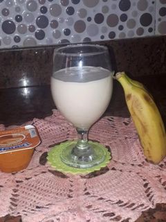 صورة لوصفة عصير الموز ودانيت كراميل 🥂