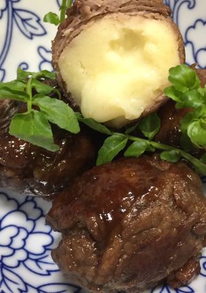 A picture of Beef Potato Ball.