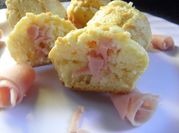 Una foto de muffins salados
