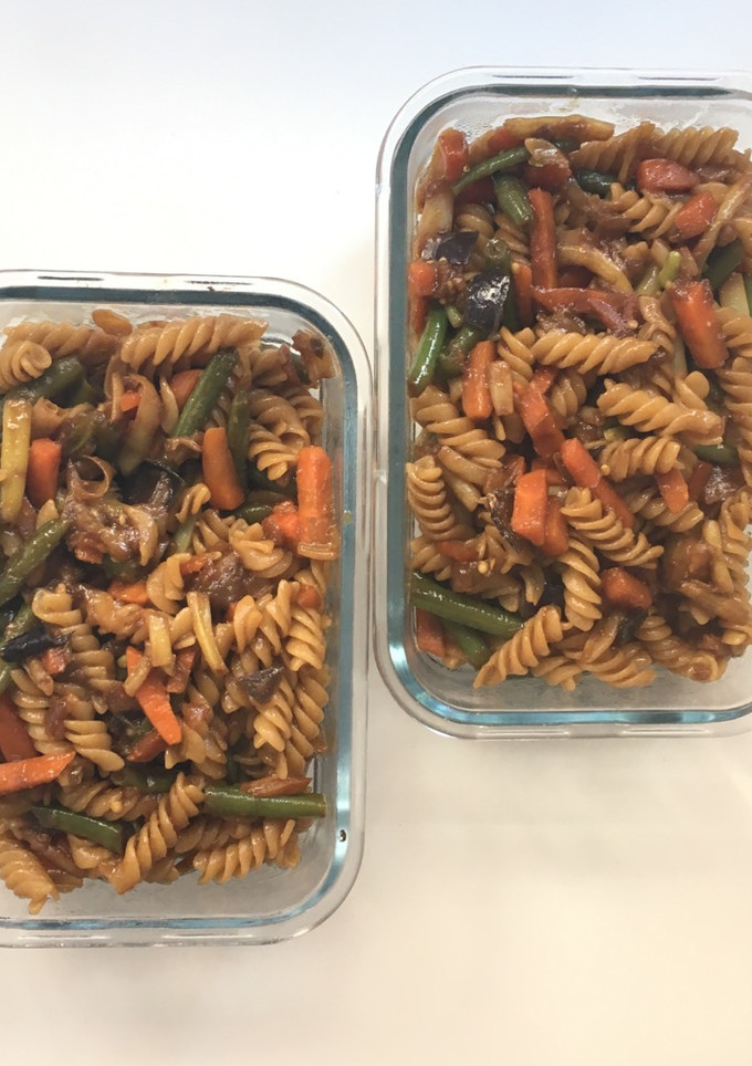 Una foto de Espirales integrales con verduras salteadas