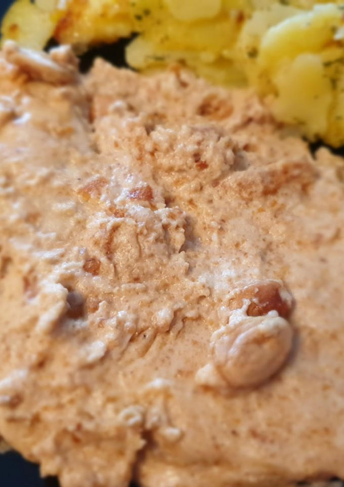 Una foto de Lomo con salsa de almendras