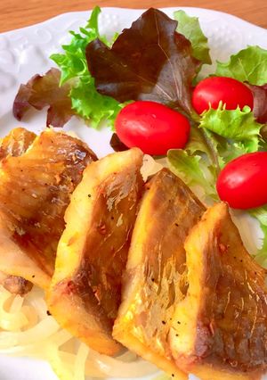 Hình của món Cá Minh Thái (Pollock) Nướng Nghệ.