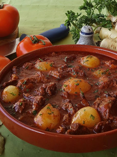 Sztifato (üszőgulyás görögösen) recept fotója