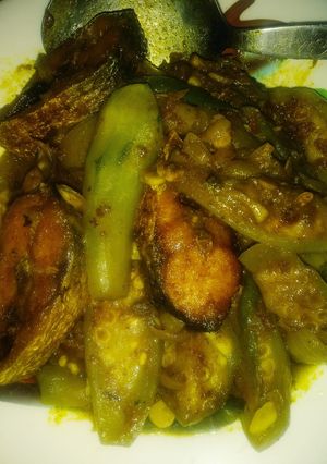 পটল দিয়ে ইলিশ মাছ (patol diye illish maach recipe in Bengali) রেসিপির প্রধান ছবি