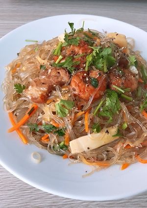 Hình của món Măng khô xào miến.