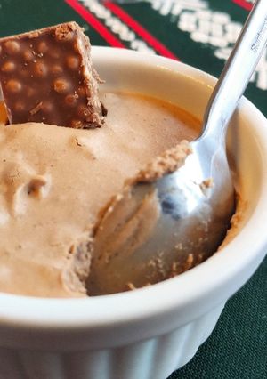 Una foto de Mousse de turrón Suchard