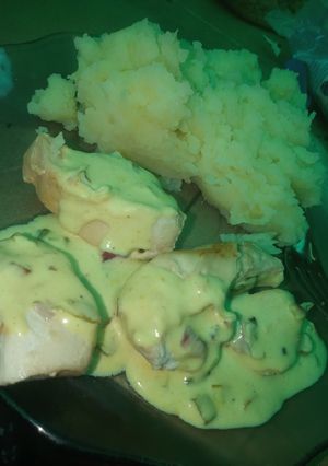 Una foto de Pechuguitas de 🐣 a la mostaza con puré de papas