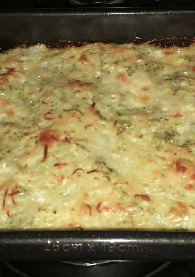 Una foto de Pastel de brócoli y patatas gratinadas
