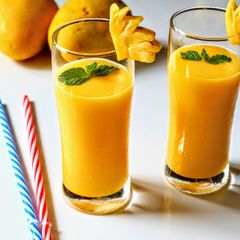 Mango pineapple smoothie A picture of Mango pineapple smoothie.