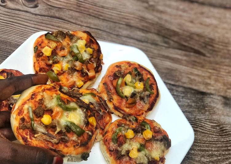 Step-by-Step Guide to Prepare Perfect Mini Pizza