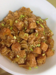 A picture of Chicken & Tofu in Tomato.