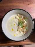Cauliflower soup with roasted garlic