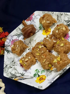 अंजीर मिल्क बर्फी (Anjeer Milk Burfi ki recipe in hindi) रेसिपी मुख्य फोटो