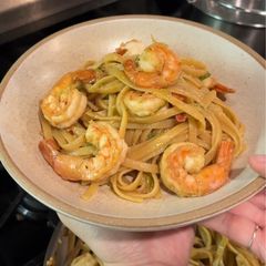 A picture of Garlic Shrimp Chili Oil Pasta.