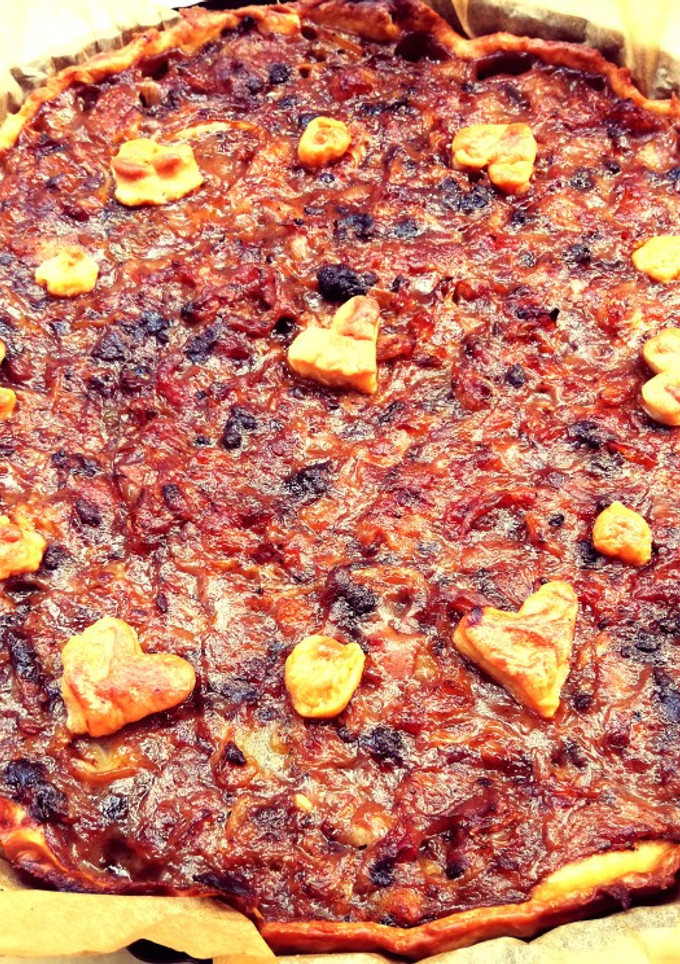Una foto de Quiche de morcilla y repolloblancosin huevo y sin nata