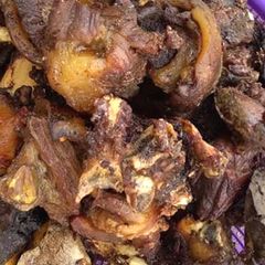 A picture of Fried goat meat.