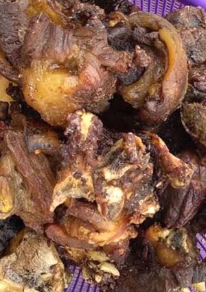 A picture of Fried goat meat.