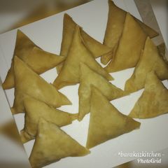 A picture of Samosa patti (pockets).