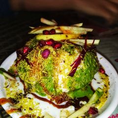 A picture of Raj kachori.