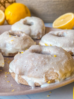 Una foto de Mini donuts de limón