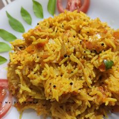A picture of Tomato Rice / Thakkali Sadam.