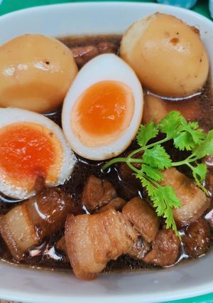รูปของ ไข่พะโล้​ ไข่แบบยางมะตูม สูตรไม่ใส่ซีอิ๊วดำ​ ไม่ใส่เครื่องพะโล้