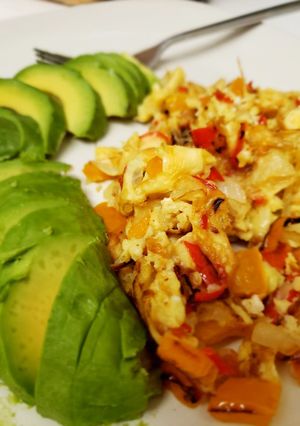 A picture of Fried Eggs and Avocado.