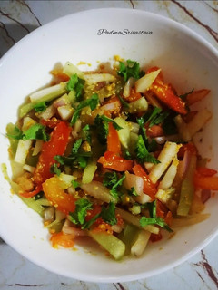 मस्टर्ड साॅस सलाद (Mustard Sauce Salad) रेसिपी मुख्य फोटो