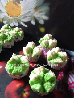 Foto resep Bolu kukus mekar santan ekonomis,2 telur