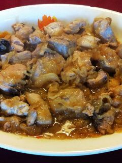 Una foto de Bonito encebollado
