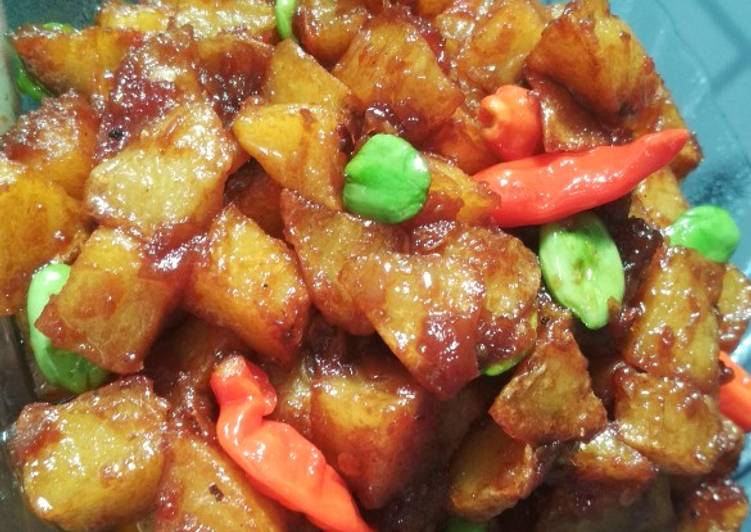 Langkah Mudah untuk Menyiapkan Sambal Goreng Kentang Kecap yang Bisa Manjain Lidah