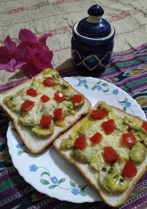 A picture of Mushroom Toast.