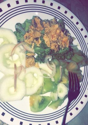 Una foto de Ensalada de brócoli con atún