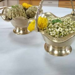 A picture of Moong sprouts laddu.