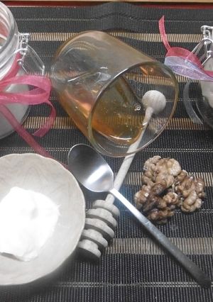 A picture of Yogurt, Honey & Walnut dessert.