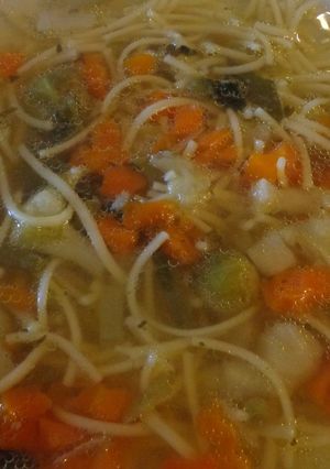 Zöldséges húsleves, csirkecombból recept fotója