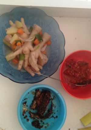 Foto resep Sop ceker ayam sambel trasi masih edisi /# weekendechallenge