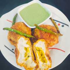 चीज़ी उल्टा वड़ा पाव (Cheesy ulta vada pav recipe in Hindi)-レシピのメイン写真