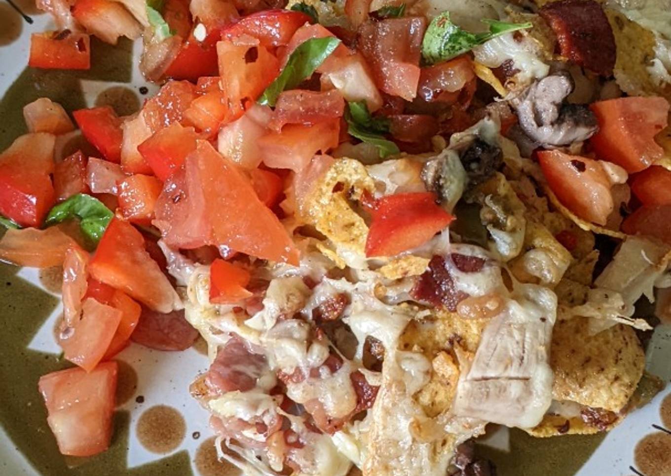 Summer party Chicken and bacon nachos