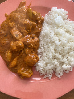 Una foto de Pollo butter chicken