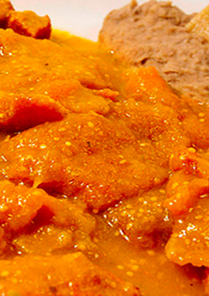 Una foto de Chicharrón Duro en Salsa Roja