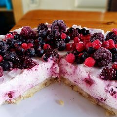 A picture of Keto Berry Cheesecake.