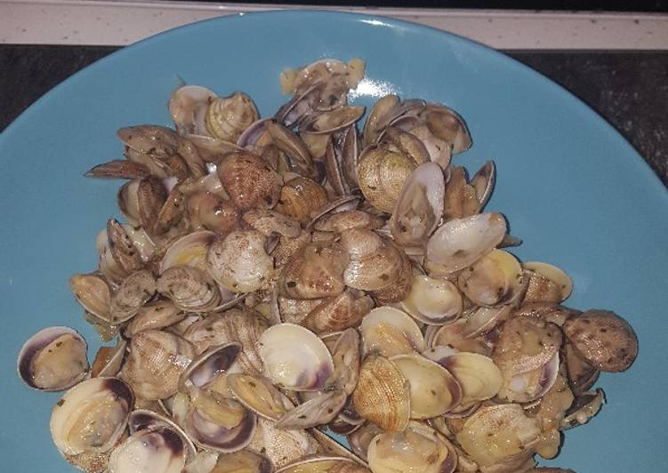 Almejas a la marinera