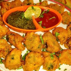 A picture of Moong daal pakoda.