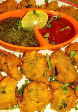 A picture of Moong daal pakoda.