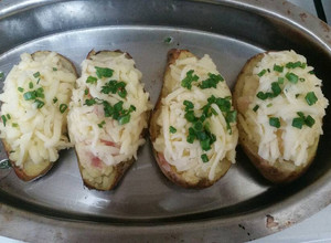 Una foto de Papas rellenas con panceta y queso